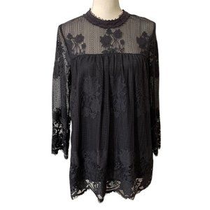 CHANCE or FATE  Beautiful and feminine top with lace overlay LARGE